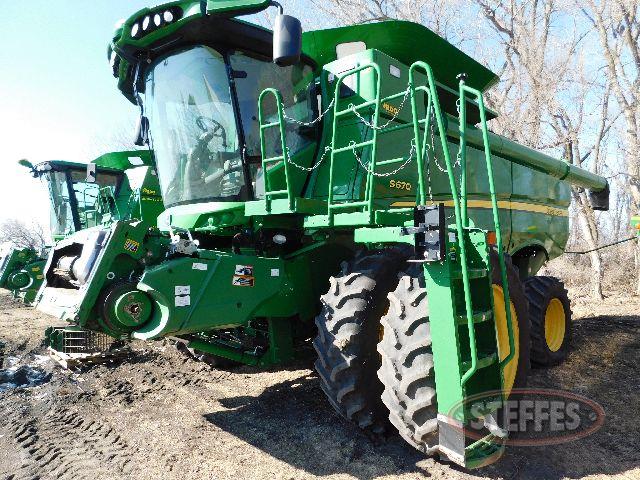 2012 John Deere S670_1.jpg